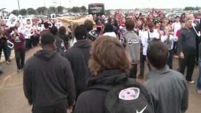 Pearland sends Oilers off to state championship game