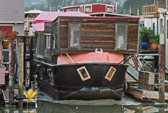 PHOTOS: Take a look inside Shel Silverstein’s houseboat that is on the market for $783K