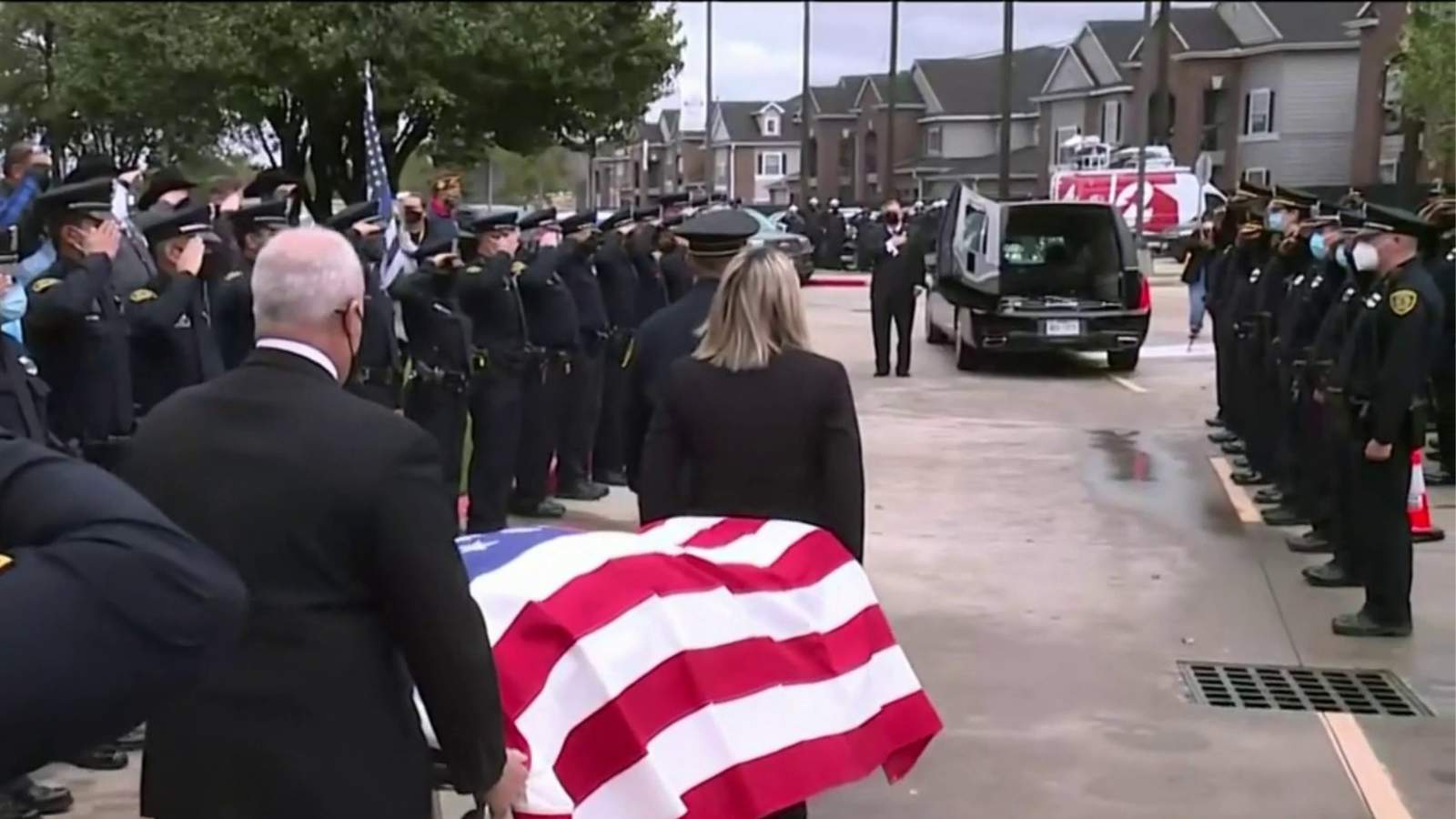 WATCH: HPD escorts body of senior police officer who died from COVID-19 after weeks-long battle