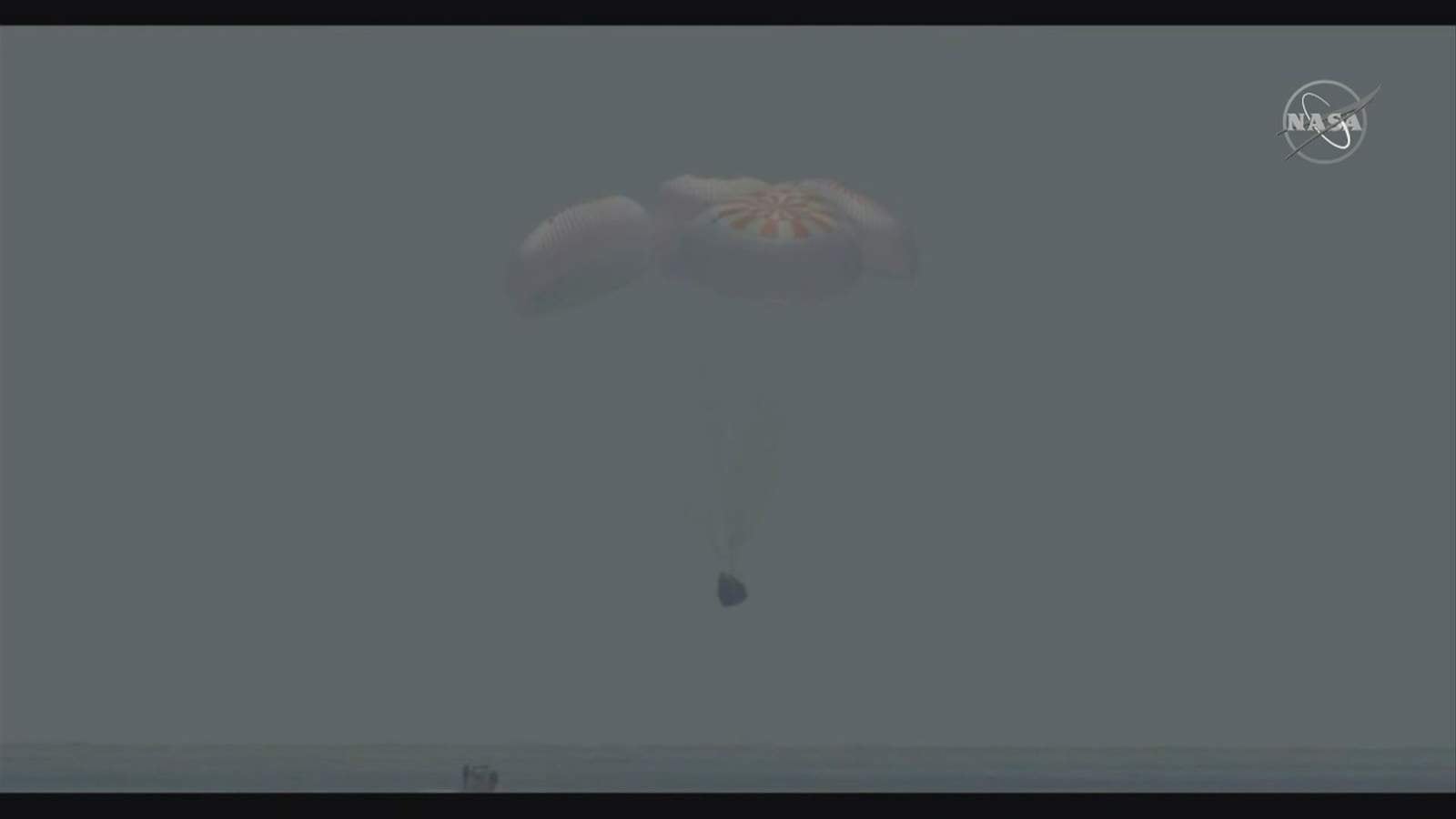 GALLERY: SpaceX capsule and NASA crew make 1st splashdown in 45 years