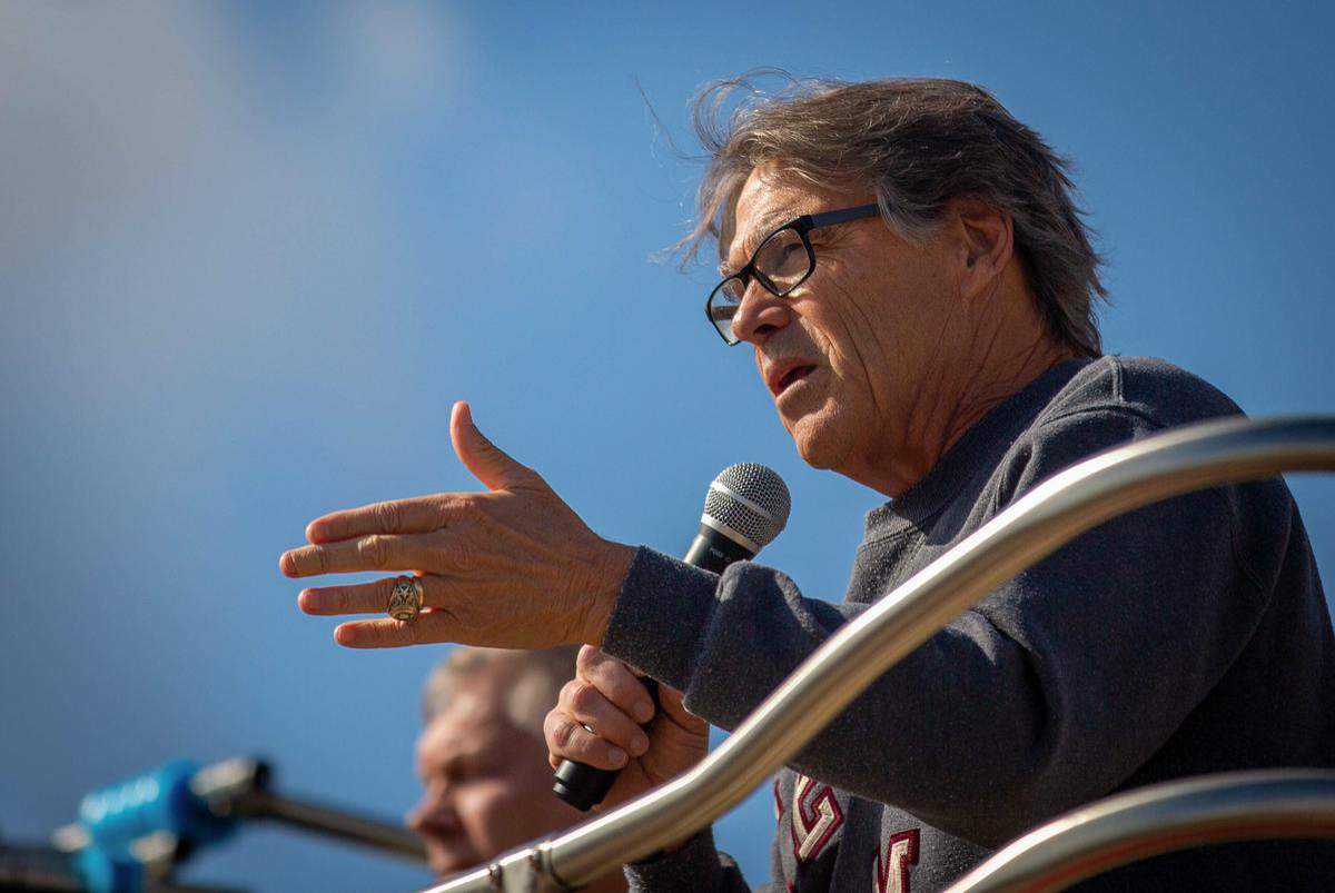 Rick Perry returns to the Texas Capitol to pitch study of psychedelic drugs for PTSD in veterans