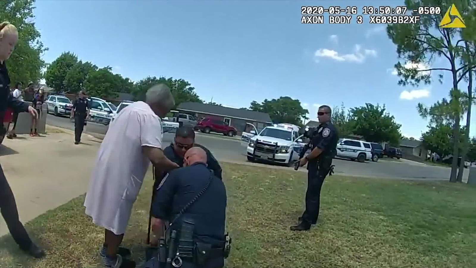 90-year-old grandma tries to defuse tense confrontation between police and her grandson