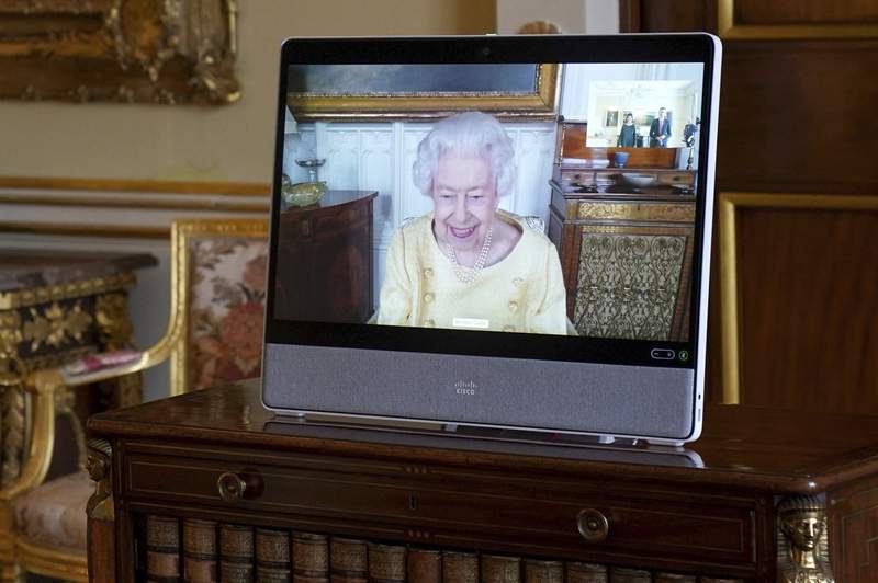 Queen Elizabeth II, 95, is advised to rest for 2 weeks