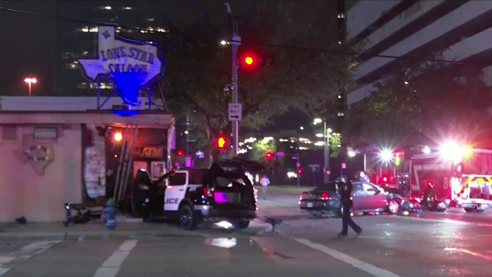 2 HPD officers injured after wrong-way driver strikes patrol vehicle in downtown Houston